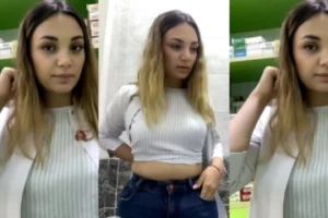 Eczacı Sarışın Hatun Soyunuyor