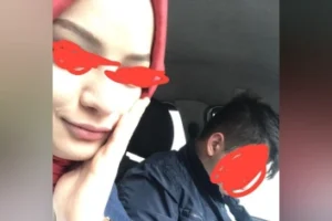 Türbanlı Tuğçe