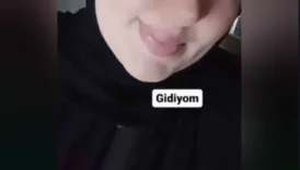 Türbanlı Yaramaz Kız