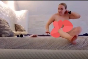 Ali abimiz slav Maria’yı otel odasında götürüyor