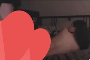 Amı kalkan Elif'i şaplaklayarak siken adam