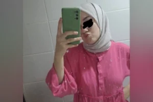 Azgın türbanlı kızın arşivi