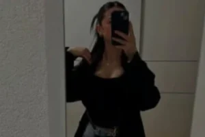 Esmer Çıtırdan Sakso Ve Sikis