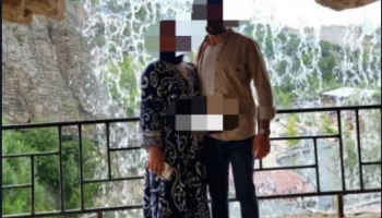Evli çift türbanlı