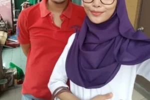 Malezyalı ailenin arsivi türbanlı