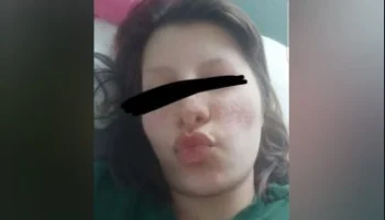 Snapte soyunan türbanlı genç kız