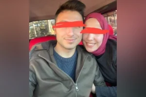 Türbanlı Sevgilisi İle Videoları