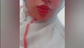 Türbanlı kızın arşivi