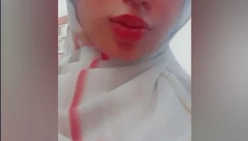 Türbanlı kızın arşivi
