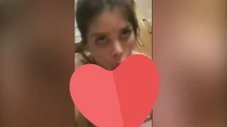 Biraz muhabbet ve kısa seks görüntüleri