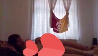 Genç çıtırı fena skiyor