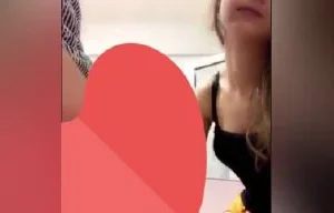 Genç yayında sevgilisinin sikiyle oynuyor sonra neler neler oluyor