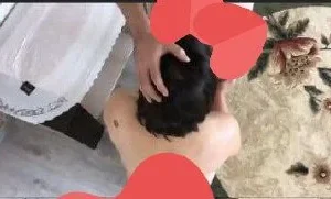 Hataylı Füsunu kocası gidince tokmakçısı salonun ortasında halıya domaltıp sikiyor