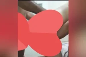 Kocamın arkadaşı sikiyor diyor azgın kevaşe, adam da götten zorluyor