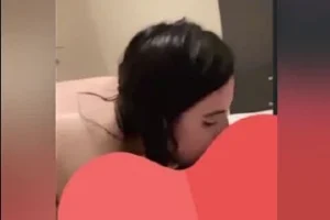 köle gibi bir kızdan nefis sakso ve sikiş
