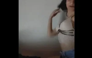 Uzun Burunlu Piercingli Z Kuşağı Hatun