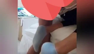 18lik körpe Melis'i “gel buraya kaçma” diyip taytını sıyırıp oracıkta domaltıp sikti