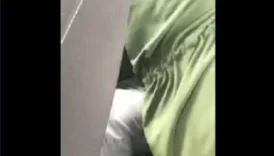 Arkaya Türbanlıyı Atmışlar Sıra Sıra İşlerini Görüyorlar Uzun İçerik Doluşun