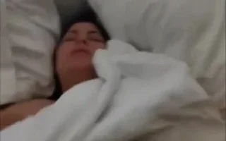 Büyük M*meli *rospu Yatakta B*şaltıyor
