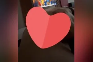 Geçenlerde de eşek gibi anıran bir hatun paylaşmıştık