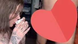 Güzeller güzeli türk hatun hem çayını yudumluyor hem de sakso çekiyor