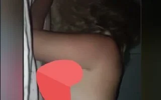 İsmi Aylin, Dul,  Erken evlenip boşanmış
