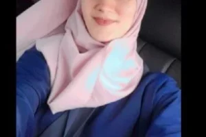 Kimin *r*spusuyum Ben? (türbanlı Bol S*kiş Var)