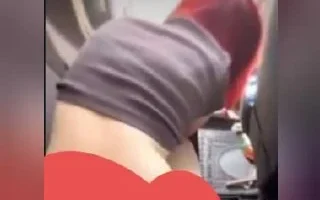 Kızıl saçlı kızı arabada çok fena sıkıyorlar güzel inliyor