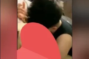 Olgun milf liseli ergenle neler neler yapıyor