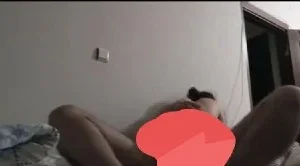 Sevgiliyi evde uzun uzun sikiyor