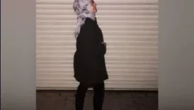 Türbanlı kızın nudeleri
