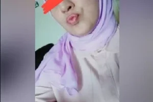 Türbanlı kızın resimleri