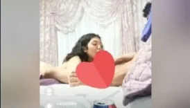 Yani altında hre ne kadar çok güzel olmasa da vücudu fena olamayan ve çıtır bir hatun var