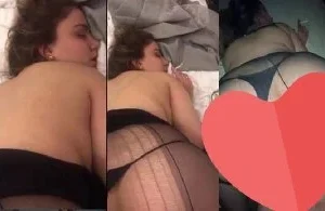Kız çok tatlı bir şekilde erkeğine itaat ederken