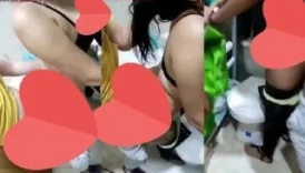 Sikicisiyle mekana gitmeden önce pantolunu ve külodu sıyırıp